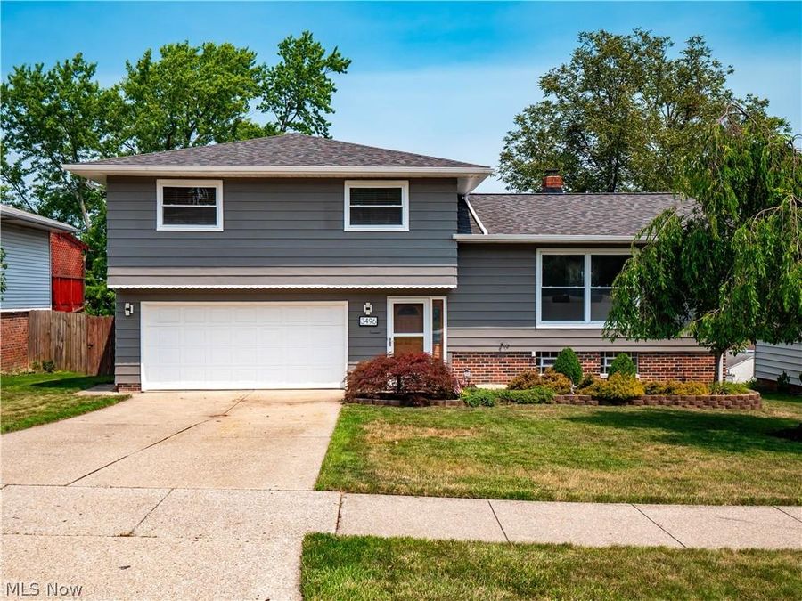 3496 Hetzel Drive , Parma, OH 44134 Photo 1