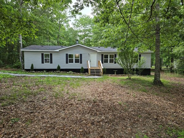 601 Foxwood Drive , Crossville, TN 38571