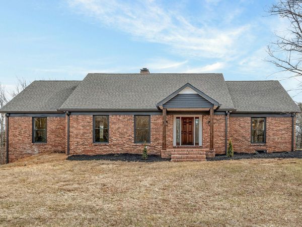 698 Mike Muncey Rd , McMinnville, TN 37110