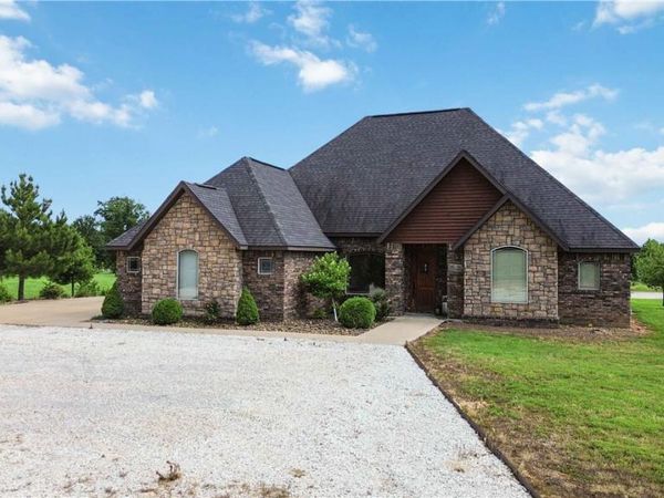 16135 Pembleton Ranch Road , Gravette, AR 72736