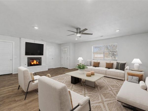1906 SE Taylor Street , Bentonville, AR 72712