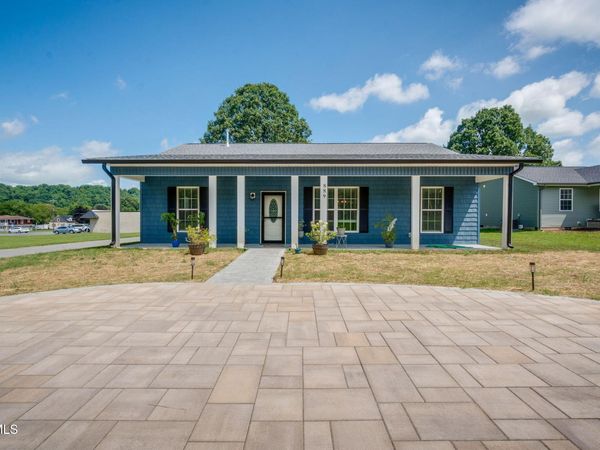 889 South Mohawk Drive, Erwin, TN 37650