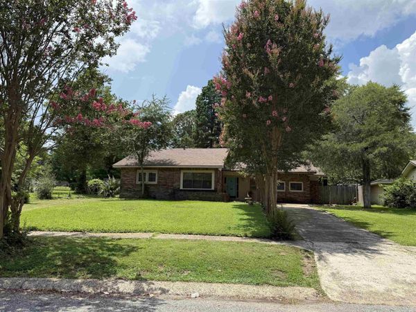 1563 Center , Arkadelphia, AR 71923