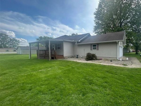 519 S Madison Street , Ramsey, IL 62080
