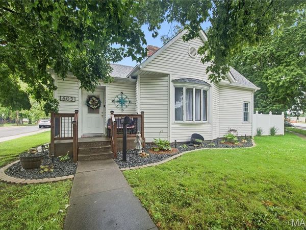 603 E Main Street , Staunton, IL 62088