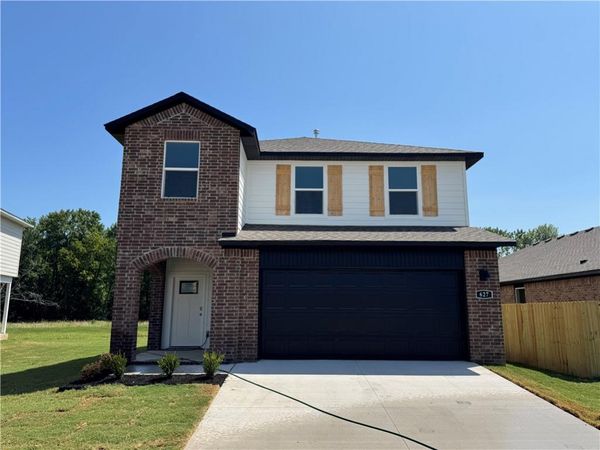 627 S Neon Avenue , Fayetteville, AR 72704