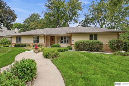 15665 Farnam Circle, Omaha, NE 68118