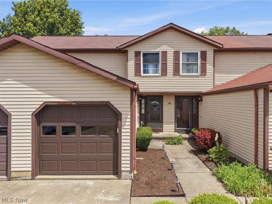 542 Topaz Lane , Brunswick, OH 44212 Photo 1