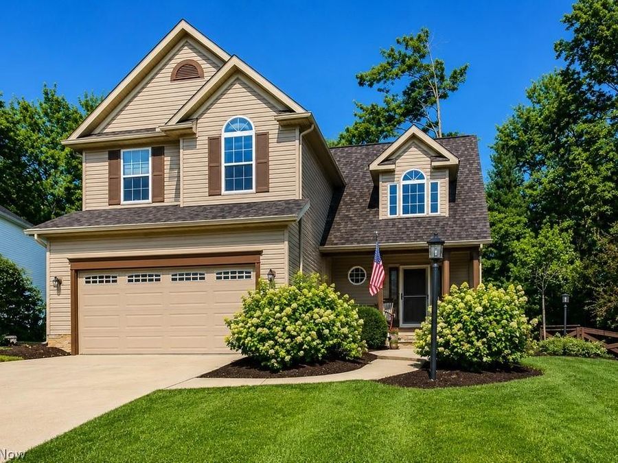 102 Middle Post Point , Chardon, OH 44024 Photo 1