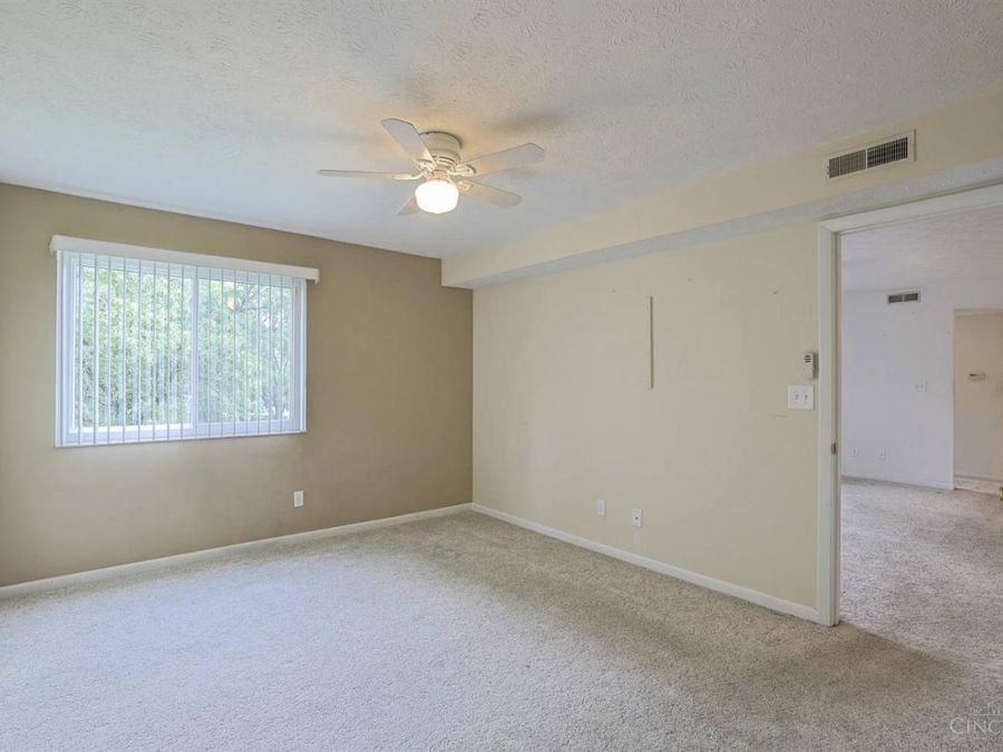 5984 Meadowcreek Drive, Unit 6, Miami Township, OH 45150 Photo 14