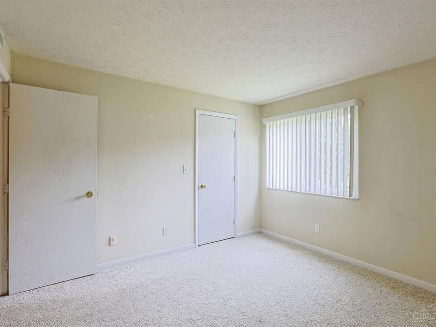 5984 Meadowcreek Drive, Unit 6, Miami Township, OH 45150 Photo 19