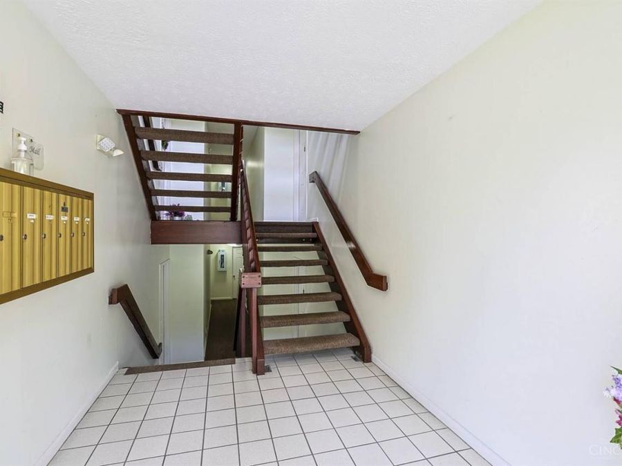 5984 Meadowcreek Drive, Unit 6, Miami Township, OH 45150 Photo 22