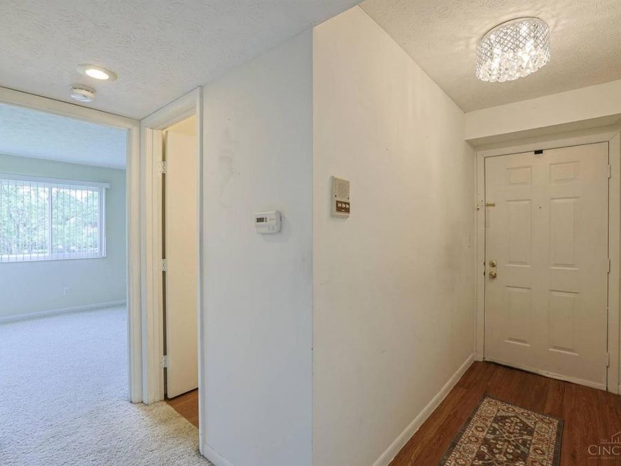 5984 Meadowcreek Drive, Unit 6, Miami Township, OH 45150 Photo 5