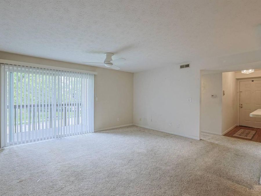 5984 Meadowcreek Drive, Unit 6, Miami Township, OH 45150 Photo 7