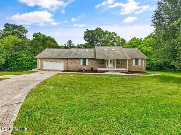 851 Rawhide Tr, Lenoir City, TN 37772