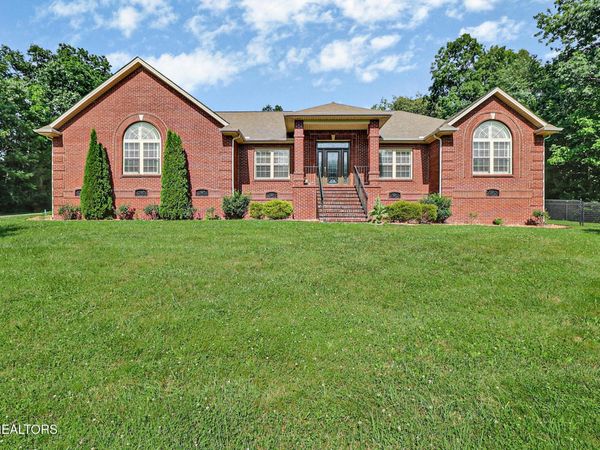 1401 Holiday Drive , Crossville, TN 38555