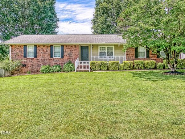 301 Foster Drive , Lenoir City, TN 37772