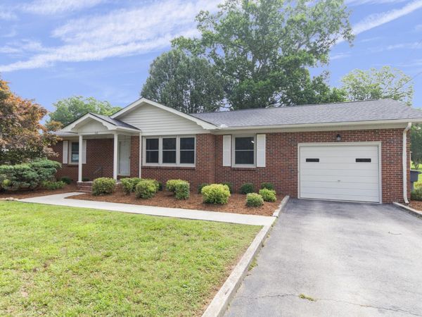102 Molloy St , McMinnville, TN 37110