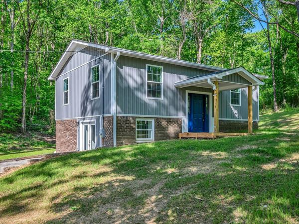 120 Bern St , Waverly, TN 37185