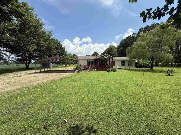 2201 ROBERT JOHNSON RD, Unincorporated, TN 38019