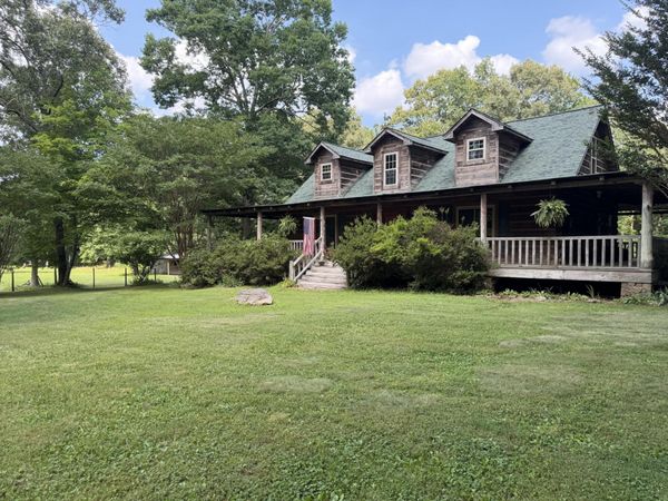1200 T Crowe Road , Soddy Daisy, TN 37379