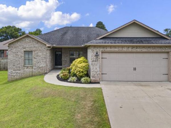 220 Ashford Drive , Russellville, AR 72802