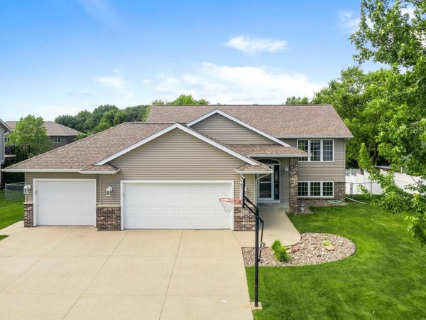 2575 Stony Creek Drive , Owatonna, MN 55060