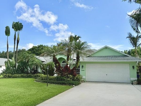 246 SE Ashley Oaks Way, Stuart, FL 34997