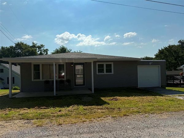 104 S Montgomery Avenue , Vandalia, IL 62471