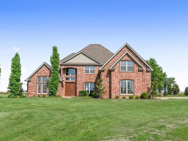 1969 Dowell Road , Tontitown, AR 72762