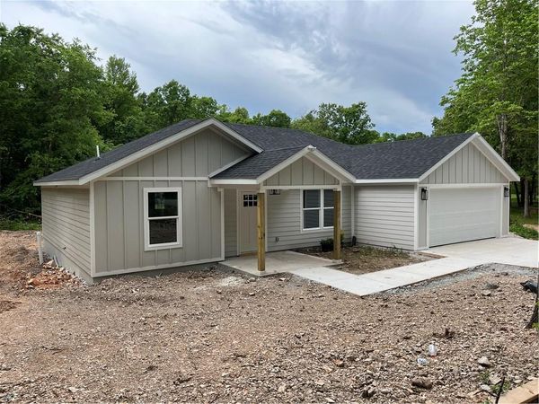 516 Madison 1536 , Huntsville, AR 72740