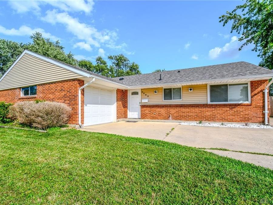 5888 Beecham Drive, Huber Heights, OH 45424 Photo 1