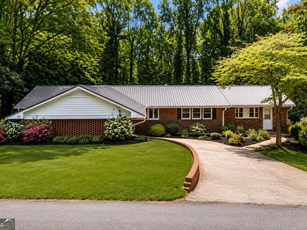 231 Honeysuckle Drive, Commerce, GA 30529