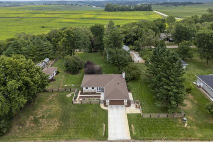 2590 Mock Turtle Lane, Omaha, NE 68142