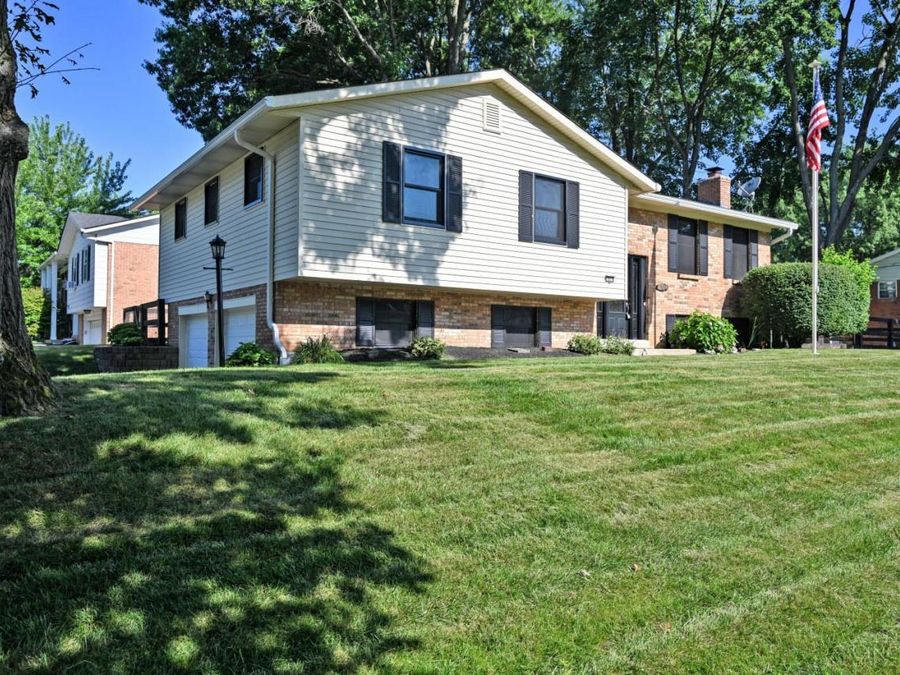 1613 Muskegon Drive, Anderson Township, OH 45255 Photo 2