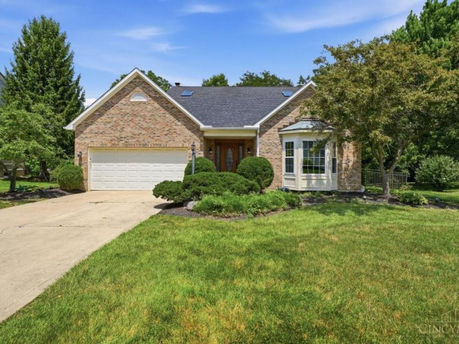 6492 Indianwood Drive, Mason, OH 45040 Photo 2
