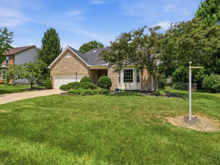 6492 Indianwood Drive, Mason, OH 45040 Photo 3