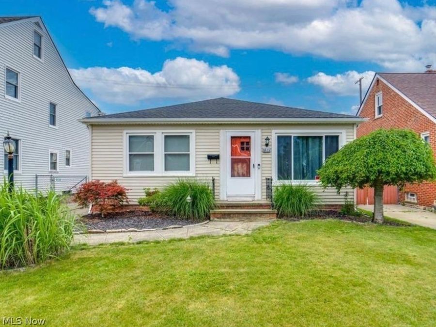 6415 Pelham Drive , Cleveland, OH 44129 Photo 1