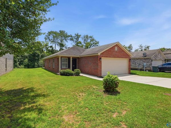 218 Valleyside Drive NE, Huntsville, AL 35810
