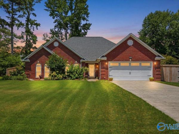 145 Preswick Place NW, Huntsville, AL 35806