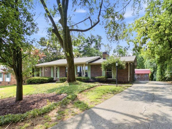 7222 Westcott Dr , Nashville, TN 37221