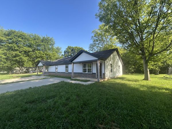 302 Tennessee Ave , Oak Grove, KY 42262