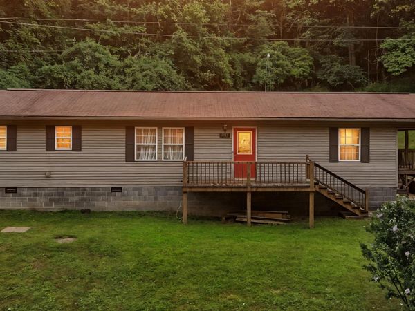 9639 Cumberland Road, Pound, VA 24279