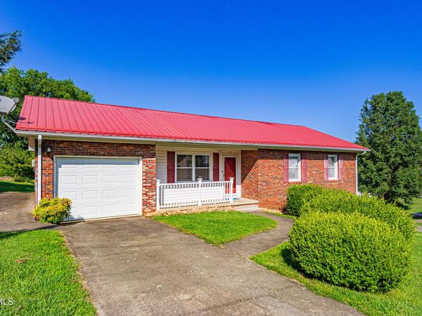 110 Hill Avenue, Surgoinsville, TN 37873