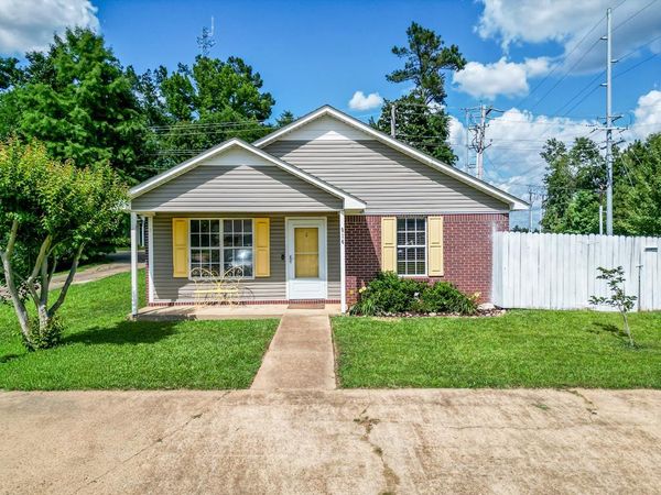 914 Battle Lane, Oxford, MS 38655