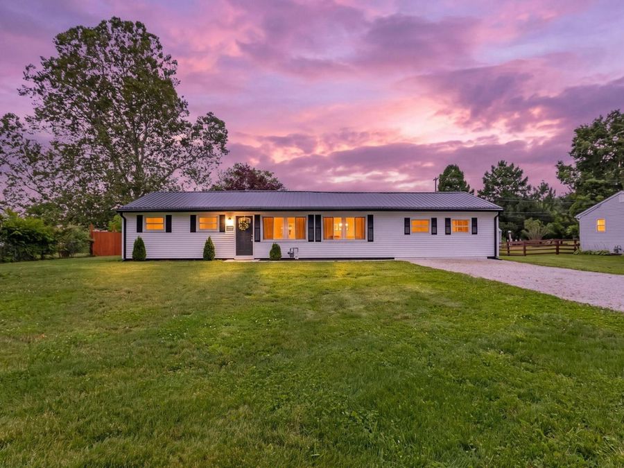 916 Fieldson Drive , Heath, OH 43056 Photo 1