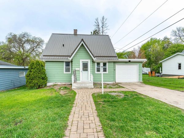 1119 N Lake Street , Fergus Falls, MN 56537