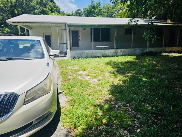 15250 NE 2ND Avenue , Miami, FL 33162