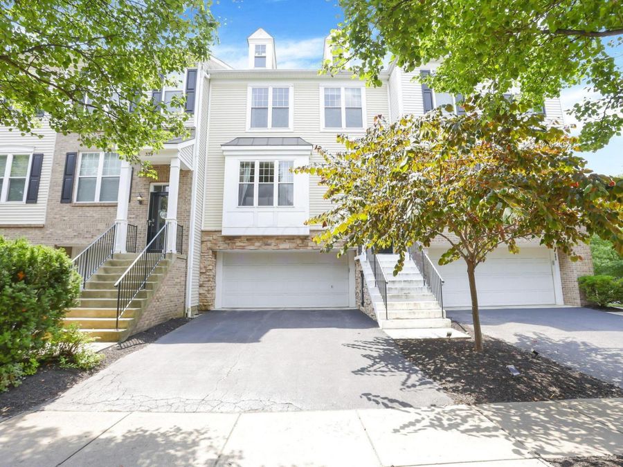 341 Hanton Way , Columbus, OH 43213 Photo 1