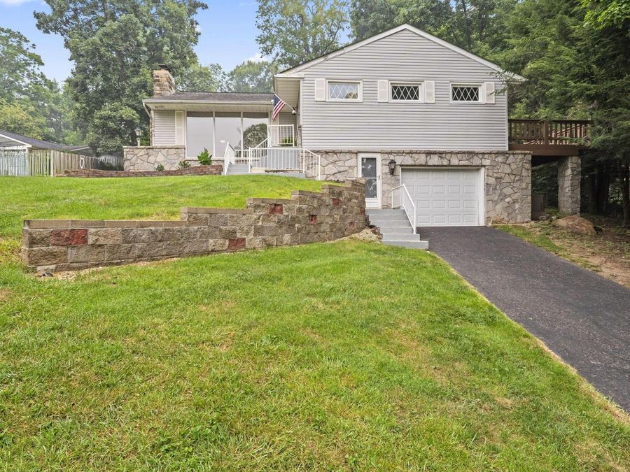 1080 Beechwood Drive NE, Lancaster, OH 43130 Photo 1